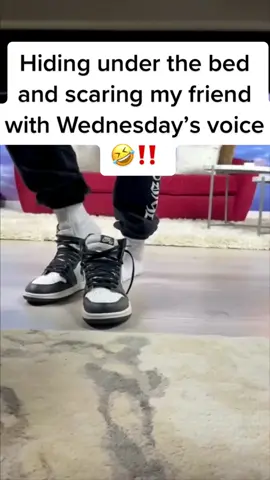 he fell from fear🤣😳#prank #scare #scareprank #friend #lol #funnyvideos #meme #wednesday #speaker #fyp #fell 