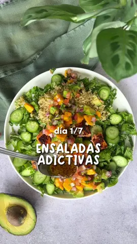 Ensalada de salmón con salsa avo-mango 🥭 🥑 🍣  😉 1.- Marina el salmón con mostaza, balsámico sal y ajo. Cocina por 10 min a 400°F en la airfryer o al sartén. 2.- Para la salsa mezcla aguacate, mango, cebolla morada, cilantro, jitomate y Limón 3.-Para el aderezo mezcla ac de oliva, mostaza dijón, miel, sal y ajo. 4.- Para la ensalada mezcla Lechuga, espinaca, arúgula, pepino, quinoa, salmón, salsa y aderezo 🤤🤤 #nutriologadanielavizcarra #danielavizcarramx #ensaladasricas #mango #aguacate  #salmon