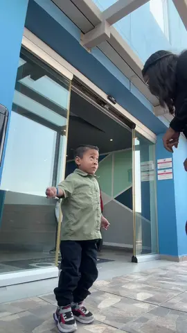 Jajajajaja las caras de Chucho 🥰  #chucho #marian #fyp #parati #niñosgraciosos #fypシ #calle #risa #viral 