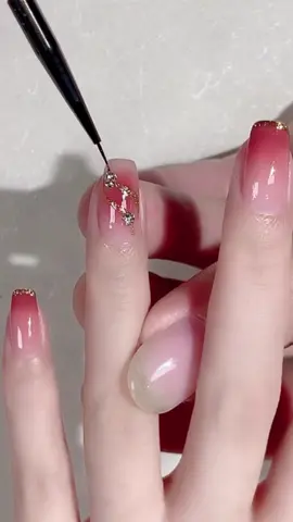 Infinite creativity on small nails💅🏻😃#fyp #tiktok #nailartdesign #creativity #naildesignssimple #videonailart #DIY 