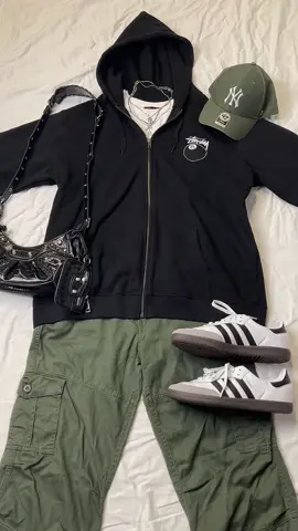 HOW TO STYLE… GREEN CARGO PANTS! ༺☆༻ ahhh omg the 8 ball stussy hoodie!! @Culture Kings DC: ‘EMILYJ’ #cargopants #adidassamba #StreetStyle #outfitideas #foryoupage #fashion #aestheticoutfits #stussy #hoodie #baggy #fypシ #foryou #howtostyle #outfit #greencargopants 
