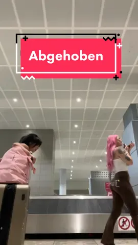 #getyourselfapersonaltrainer 😂 #lauravetter #spassmusssein #flughafen #urlaub #personaltrainer 