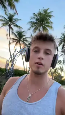 jsou to 4 mesice od toho co sem zacal tocit pravidelne, mam rutinu z ktere nevybocuju a vidim extremni progress ve vsech smerech kterych sem mel za cil si zlepsit… Doufam ze jste do toho sli taky & neprestali… Doufam ze se taky snazite kazdej den zlepsovat, po 3 mesicich vidi vysledky i lidi kolem vas - doufam ze vase disciplina vas motivuje 🐐