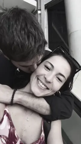 Yo no necesito otros besos.