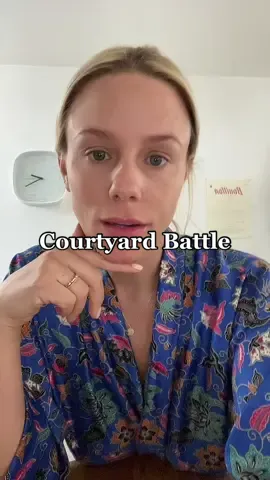 Courtyard battle in Paris #paris 