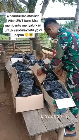 TERIMAKASIH ORANG BAIK YG MASIH PEDULI DENGAN SAUDARA2 KITA YG DI PAPUA, BERKAT KALIAN MEREKA BISA TERSENYUM#fyp #bismillahfypp #fypシ #TikTokPromote #berbagiituindah😊 #satgaspapua #peduli #adaaqua #papauindonesia #kopassus #militerindonesia #tniindonesia🇮🇩 