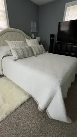 Vamos a estrenar Sabanas y cobertor 🥳🥳 todo lo compré en @Marshalls  #esjueves #ordenandomicuarto #marshallsfinds #homedecor #bedroomfinds #fyppppppppppppppppppppppp #fypシ゚viral #paratipage #paratii #paratiktok #fypシ゚viral🖤tiktok #midiario 