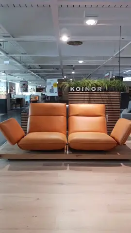 Polstermöbel, die Bewegung zeigen. Nur in unseren Einrichtungshäusern oder online 💪 #möbelhaus #hardeck #sofa #couch  #einrichtungshaus #mondo #koinor 