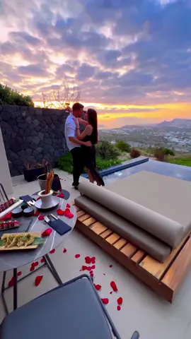 Romantic dinner at @northsantorini♥️ #couple #northsantorini 