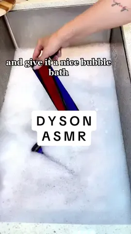 It feels so good☺️ | #oddlysatisfying #anxietyrelief #CleanTok #tidytok #cleaning #CleanTok #cleaningtiktok #cleaninghacks #cleanwithme #cleaningmotivation #dysonvacuum #dysoncleaning 