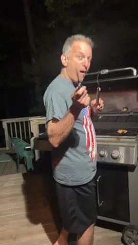 Muffin man on the grill 🤘🏼🕺🏻#muffins #summervibes 