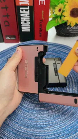 Hộp thuốc lá kèm bật lửa tiện dụng#giadungkhanhvy #tongkhokhanhvy #giadungtienich #TikTokPromote #TryItWithTikTok 