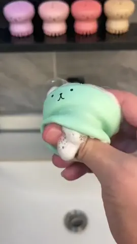 The little octopus face brush, you'll love it once you use it.  With it, the bubbles are fine and rich #department store #Small Octopus Cleansing Brush