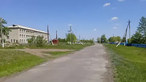 Осы озёрный деген ауыл ұнайды маған қалада ұнайды болсада қалада қызықты ғой ауылда да қызықты 