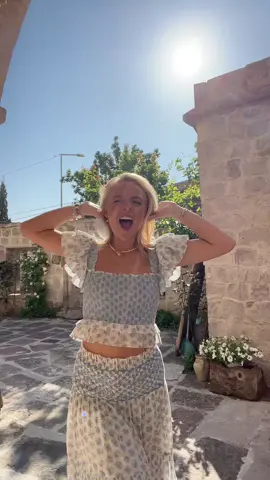 couldn’t justify spending silly amounts on this two piece so i rented it & i’m making the most of every penny spent on the few days i get to pretend it’s mine x #holidayfits #loveshackfancy #coord #SummerFit #cappadocia 