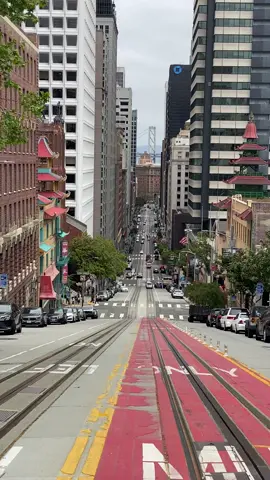 The view looking down Calofornia St is nice. Nice view of the Bay Bridge. #mysf #streetsofsanfrancisco #streetsof 