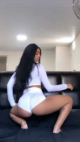 partiu treino 😍 #CapCut #vaiprofycarambaaaaa #magrinha #dance #funk #mulher #short #mansaomaromba #aquecimento #Fitness #treinoglutios 
