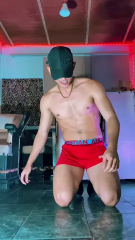Wanna get in? 😏 #andrewchristian #trophyboy #moves #dance 