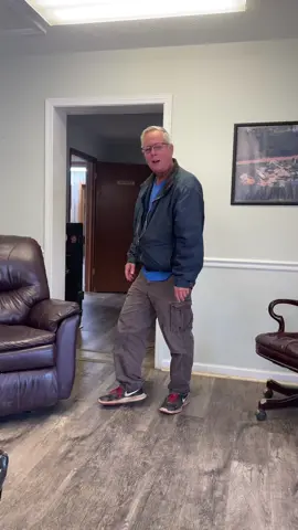 Its the feet dragging for me #skipping #dad #leanback 