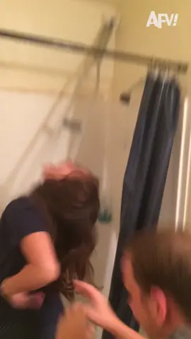 Really hope that spider didn't land in the tub 😬 #afv #prank #spider #scare #bugs #jumpscare