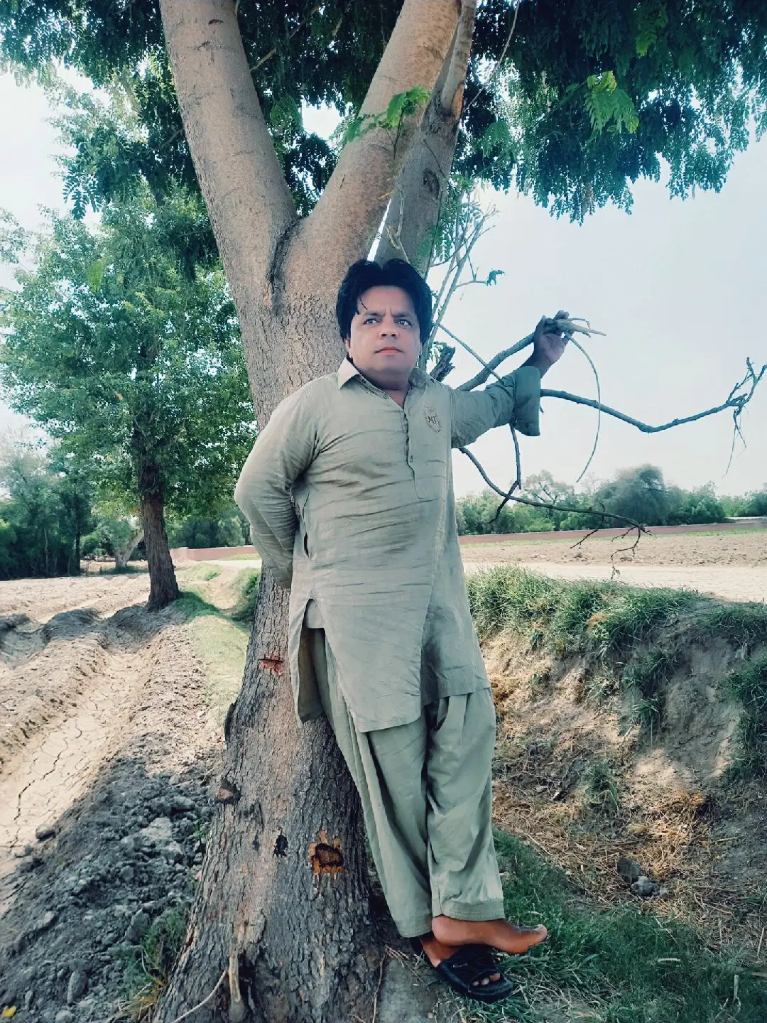 بچھڑ گیا تھا وہ رات خواب میں.. دن بھر سو کر دیکھا وہ لوٹ کر نہیں آیا.. Sajjad Rajput😘