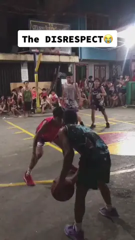 Bro went flying😭😂 #fyp #crossover #basketball #ballislife #anklebreaker (@ballislife/IG)