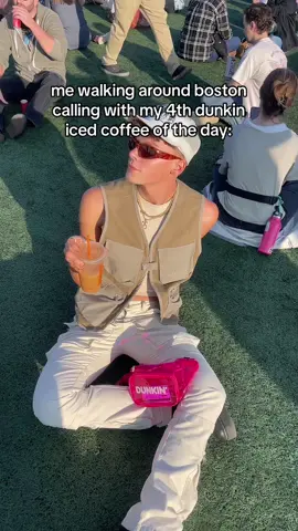 me and my @Dunkin' iced coffee had the best first day of boston calling together🤞🏼#dunkinpartner 