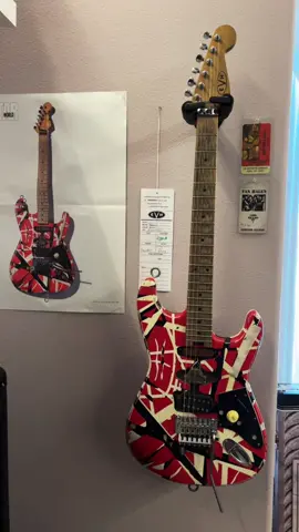 I love my frankie #frankenstrat#frankenstratguitar#evh#evhguitars#evhgear#eddievanhalen#ripeddievanhalen#vanhalen#ainttalkinboutlove#hardrock#guitar#guitartok#guitarist#fypシ#fypage#fypシ゚viral#viral 