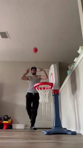 I always make a shot, even when I miss #pat_puente #basketball #ballislife #bball #sport #sports #trickshot #hoop #minihoop #buckets #fyp 