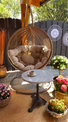 Sáng cuối tuần nhâm nhi tách cafe 😉☕️ #tuithichdecor #medecor #nghiendecor #meohaymoingay #dodungthongminh #giadungtienich #dodunggiadinh #homedecor #nghiennha #decorbancong #decorvuon #ghexichdu #fyp #xuhuong 