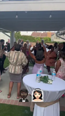 brides fam vs grooms fam 😂