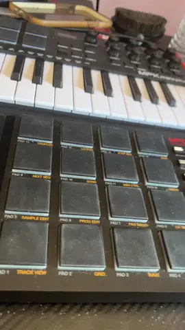 rise and grind #sampling #beatmaking #choppingsamples 