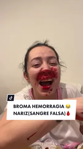 BROMA HEMORRAGIA NARIZ(SANGRE FALSA) 🩸😂😂Esta vez mi papá no se la cayó pero lo estaba dudando#humor #entretenimiento #funnyvideos #foryou #mexico #funny #pranks 