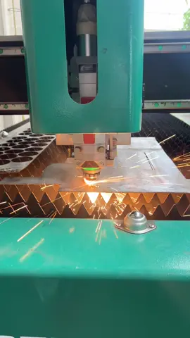 ⚡️Corta RAPIDISIMO el metal 🤯 #CNC #Herramientas #Construcción @stansermexico 
