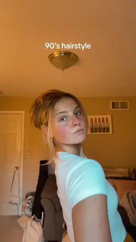 Claw clip always slays #90shairstyle #clawclip #pinteresthairstyle #rachelgreenhairstyle 