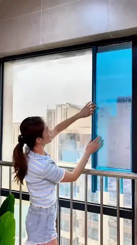 Kaca film cermin rumah gedung kaca jendela tahan air. #kacafilm #kacafilmrumah #kacafilmgelap #kacafilmmurah #kacafilmtolakpanas #ceksound #antitembus #Cod #cekkeranjangkuning #alatunik 