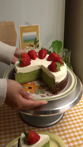 Bake a matcha cheesecake with me 🍰🫶🏻✨   #baking #cottagecore #cakedecorating #aesthetic #matcha #cheesecake