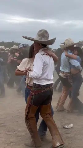 Una bailada con julian🕺#charreada #baile #zacatecas 
