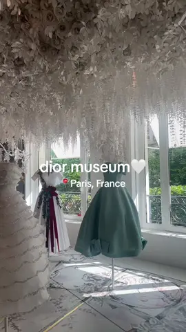 still not over it 😫 #dior #diorgalerie #diormuseum  