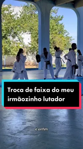 Ele diz que é lutador kkk  #TikTokFashion #sabado #luta #lutador #irmaozinho #criança 