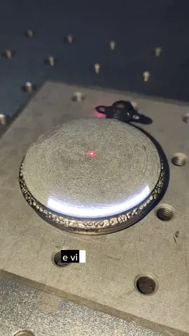 passando o laser no relógio de bolso até destruir ! #vilalaser #fiberlaser #relogio #relogios #relogiodebolso #destruindo #destruiçao #destroyer 