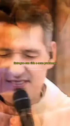 Respondendo a @mariazap48 Noites Traiçoeiras 🎶 #tipografia #videolegendado #noitestraiçoeiras #padremarcelorossi #feat #belo #musicacatolica #musica #catolica #clipe #aovivo #trechos_musicas05 #foryou #fyp #fy 