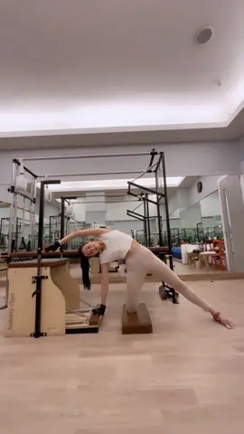 แข็งแกร่ง 💪🏻 #bellacampen #เบลล่า #เบลล่าราณี cr. pilates.by.ohm