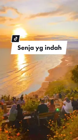 Cantik banget liat sunset disini 😍 Mention temanmu dan ajakin kesini! Video🎬 : akuruzdy Loc📍: Shoka Bukit Senja, Gunungkidul, Yogyakarta. #Shokabukitsenja #bukitparalayangwatugupit #pantaijogja #sunset #bantul #wisatabantul #wisatajogjaterbaru #wisataviral #wisatajogja #jogjaku #jogjaistimewa  #wisatadiyogyakarta #jogja #yogyakarta #wisatajateng 