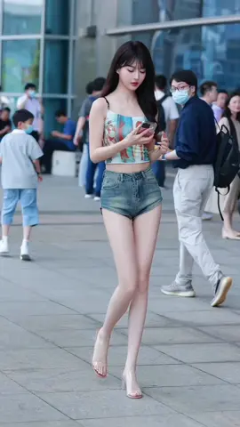#Chinabeauty #PrettyGirl #highfashion #StreetPhotographer #modelwalkinpublic #StreetStyleIdeas #KoreaStreet #beautyandfashion #KoreanOutfitIdeas #outfitoftheday #LookGirl #TikTokTrungQuoc #Idolxinhgai #GirlXinhDouyin #tiktokvietnam 