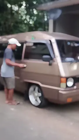 yang clasic memang lebih asyik#l300maniaindonesia #mobiltua #mobilclassic #cinematicrtruc #ModifikasiMobil #pejuangrupiah #CinematicMobil #mobilbekas 