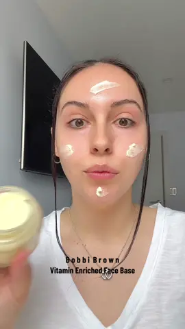 @Bobbi Brown this pudding texture face base is insane!!!!! So glowy and hydrating omg ✨ #fyp #bobbibrown #bobbibrownfacebase #moisturizer #bobbibrownvitaminenriched #bobbibrownface #richcream #richmoisturizer #glassskin #glowyskin #puddingmoisturizer #glowyskincare #skincare #skin #fypシ 