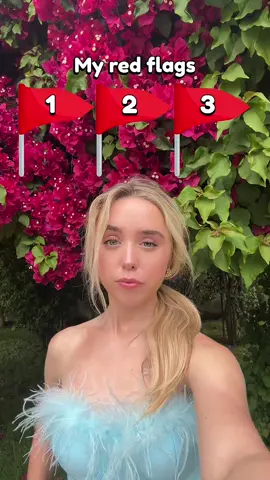 Not me reading the last red flag as “flat chested”💀 #fyp #viral #redflags #lonr 