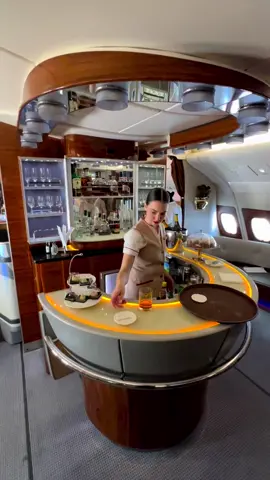 Nice to have a #bar area where you can stretch your legs on the #emirates  A380 #AirplaneView #emiratesairlines #recomindation #aviation #top #alcohol 