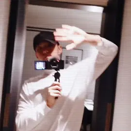 head empty. just hoshi being the most adorable thing in his Paris vlog.  #hoshi #hoshiseventeen #hoshisvt #svt #seventeen #seventeen17_official  #kpopfyp #fyp 